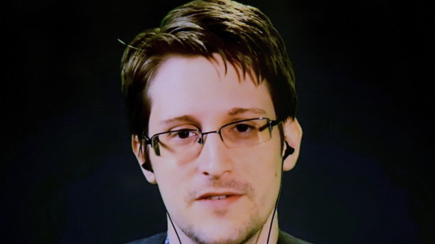 Pind: Fly skulle transportere Snowden til USA