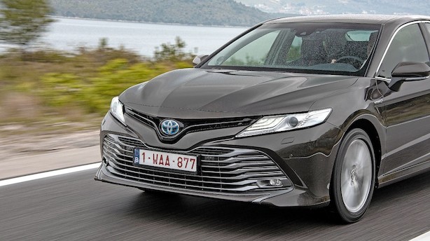 Første test: Toyota Camry gør et vellykket comeback som hybridbil