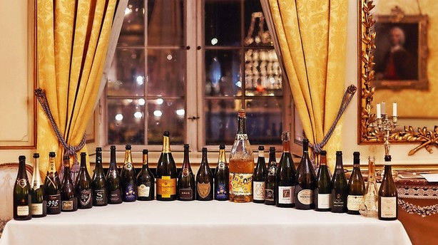 Testede 25 champagner op til 20.000 kr - Den dyre var bedst