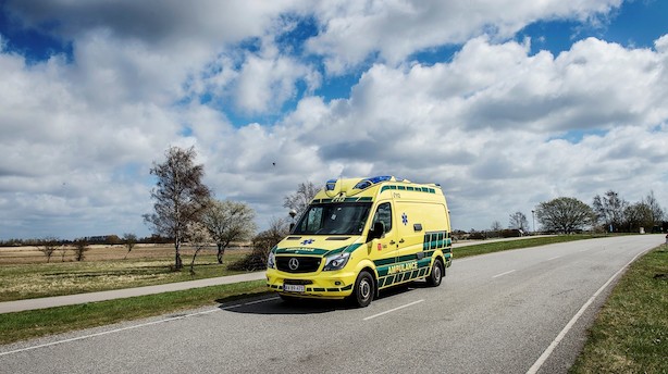 Falcks driftsoverskud i Danmark er næsten halveret