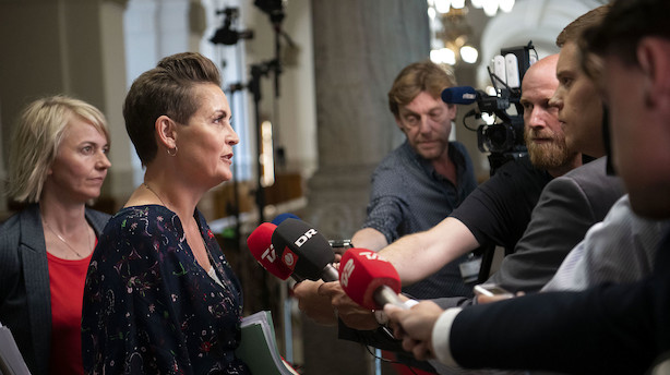 Ophidset Olsen Dyhr skoser udeblivende Østergaard: "Jeg er dybt forundret"