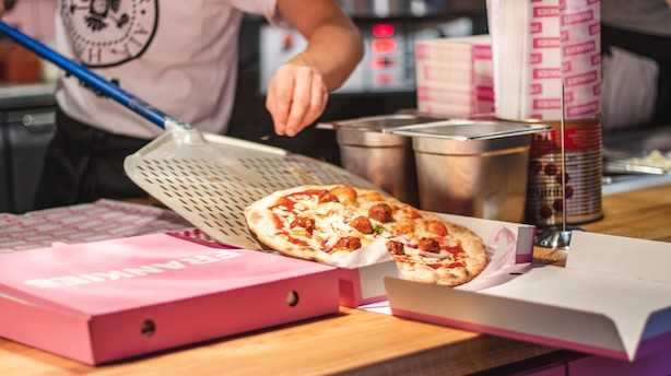 Til glad og travl hverdagspizzafest hos Frankie