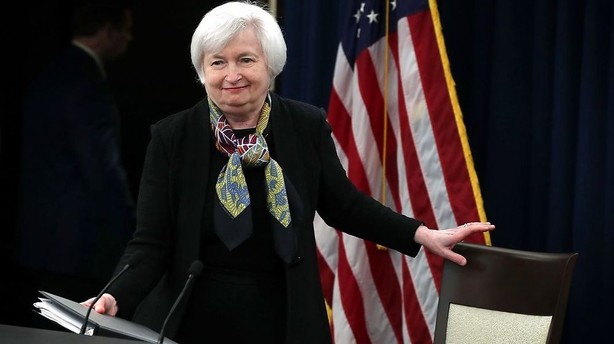 Valuta: Forvirrende og modstridige Fed-signaler i stille marked