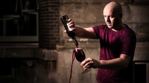 "Man fester i ca. én time, og så tænker man, holy shit, nu skal der altså laves en helvedes masse"
