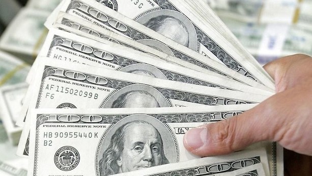 Valuta: Dollar styrket til højeste niveau over for yen i fire måneder