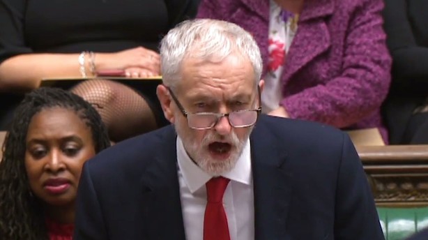 Jeremy Corbyn indleder forsøg på at vælte May: "Denne regering kan ikke regere"