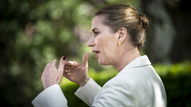 Nu overvejer Mette Frederiksen at hæve cigaretpriser for unge