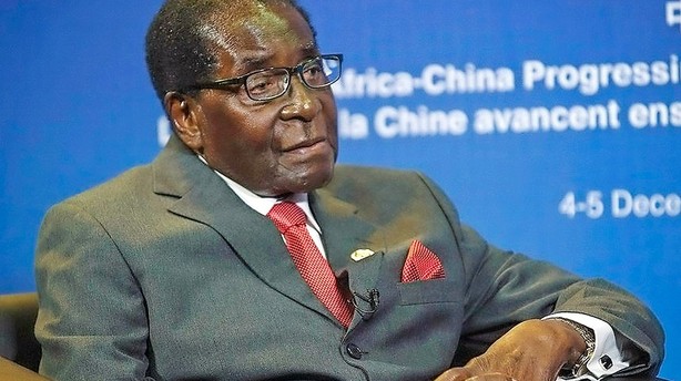 Mugabe vil gøre Afrika økonomisk uafhængig med gave på 300 køer