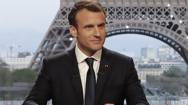 Macron: Jeg overtalte Trump til at blive i Syrien