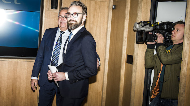 Regeringen ophæver begrænsning på antal taxier og byder Uber velkommen