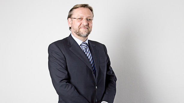 Rejseselskab nedjusterer og ansætter tidligere Pandora- og Lego-chef: Aktien i stort dyk
