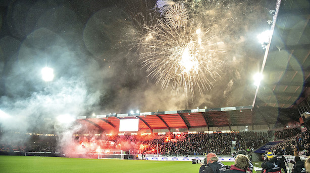 Folk vælter igen til fodbold i Superligaen