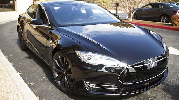 Tesla undersøger eksploderet bil i Shanghai