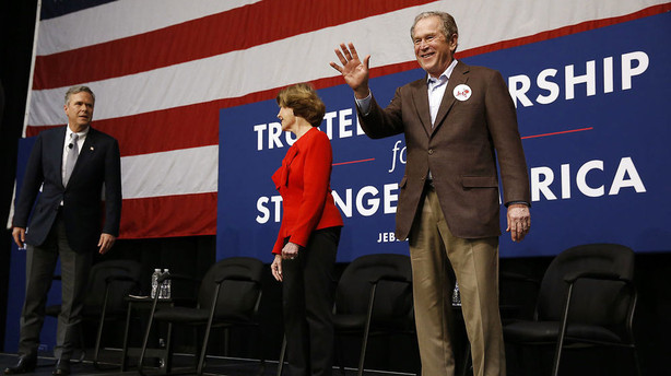 George W. Bush går ind i valgkampen for sin bror Jeb