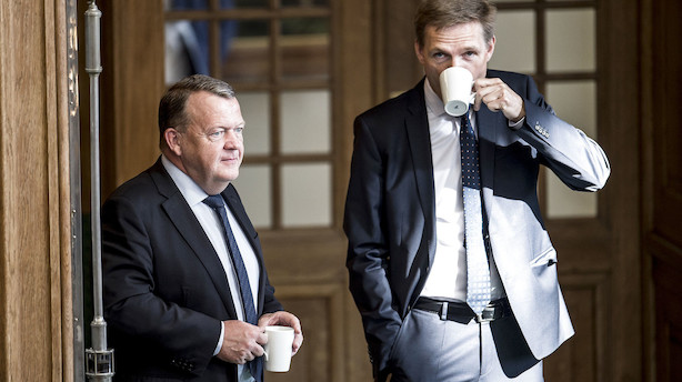 Løkke vil have 1 mio grønne biler på vejene i 2030 - men Thulesen Dahl vil ikke bruge milliarder på altid at "rende foran alle andre"