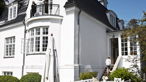 Eks-mediedirektør med 500 m2 villa: "Jeg er vild med håndværkere"