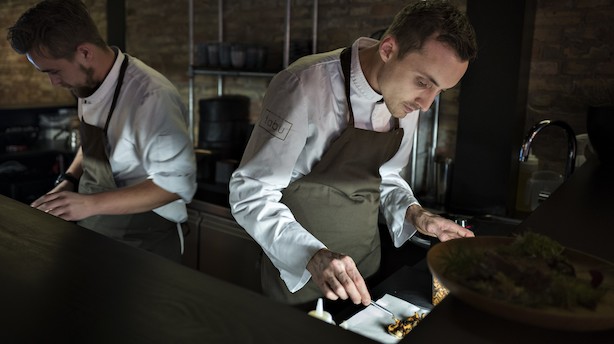 Aalborg-restaurant brillerer med skinkesalat og hvidt brød
