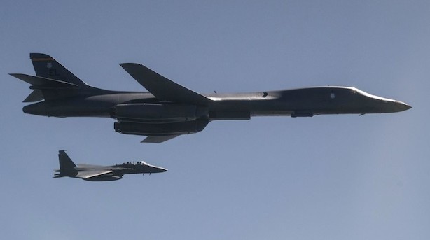 Mens du sov: Nordkorea truer med at skyde fly ned efter Trump-tweet