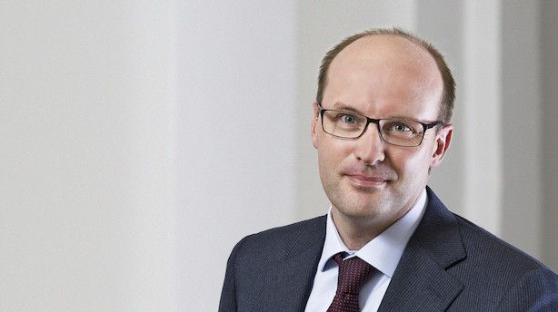 Danske Bank-direktør siger op - og får løn i halvandet år trods skandale