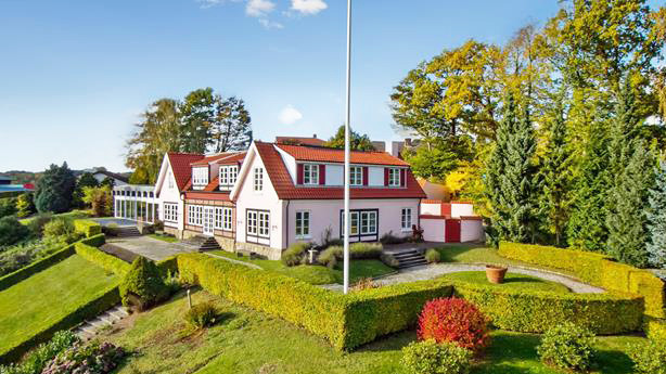 Oliekonge sætter Bredballe-villa til salg for 25 mio kr