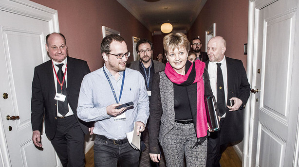 Eva Kjer stopper ikke frivilligt - vil stemmes ud af Folketinget