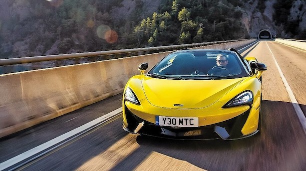 Åben McLaren lyder himmelsk i en tunnel