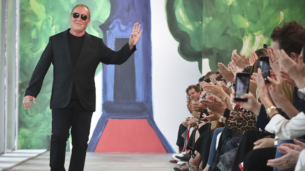 Michael Kors nærmer sig en aftale med Versace