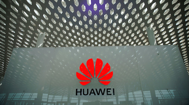 Medie: Trump sortlistede Huawei i maj - nu lukker selskabet sin solenergiforretning pga "uvelkomment klima"