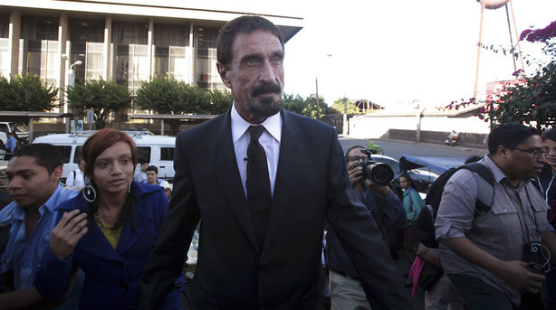 McAfee blander sig i sag mellem Apple og FBI: Vil dekryptere iphone på 3 uger