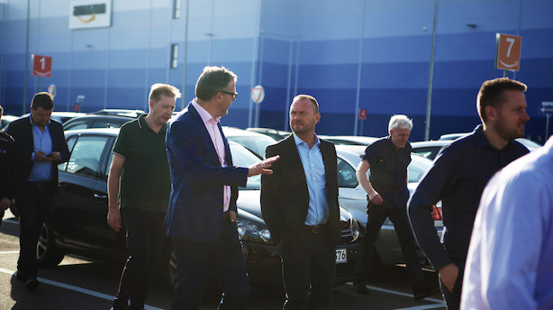 Indblik i Amazon-fabrik splitter danske e-handlere