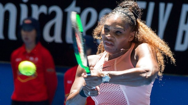 Serena Williams slår græker i comeback