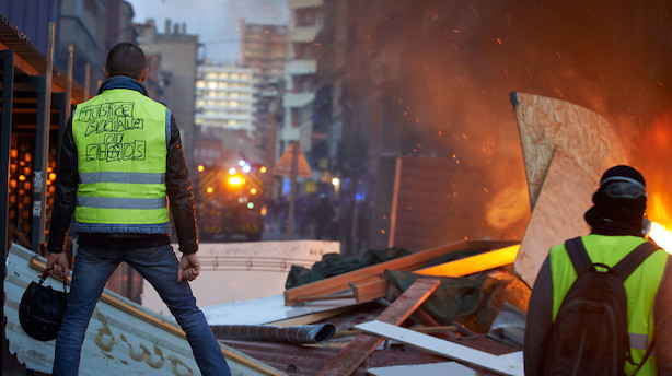 Slås stadig for billigere brændstof: 133 kvæstet og 412 anholdt under uroligheder i Paris
