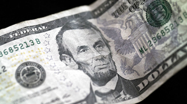 Valuta: Stilhed inden amerikanske BNP-data offentliggøres