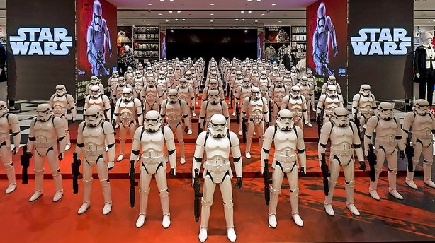 Star Wars rammer snart to milliarder-mærket