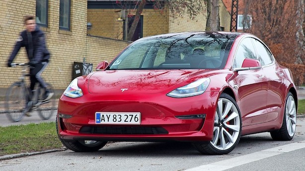 Første danske test af Tesla Model 3: Fremtiden er landet