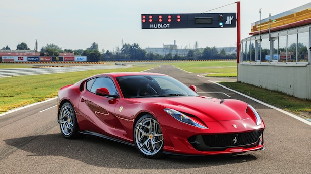 Ferrari præsenterer ny superbil: Kører 0-100 på 2,9 sekunder
