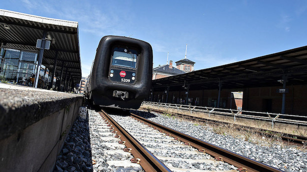 DSB-personale nedlægger arbejdet: Togtrafikken er ramt i hele landet