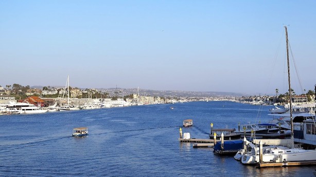 Nyd livet i Californiens badeglade boheme-by