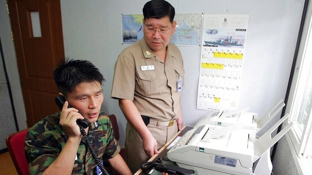 Nordkorea genåbner hotline til Sydkorea