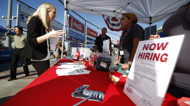 Vild jobrapport slår alle spådomme: 266.000 nye job i USA i november