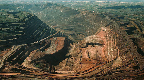 BHP nedjusterer skøn for jernmalmproduktion