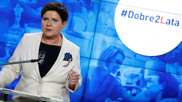 Polens regeringsleder går af - finansminister tager over