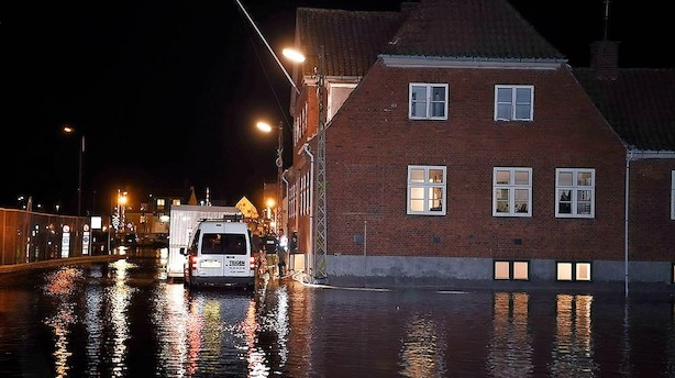 Vandstanden når 100-årstal flere steder i landet