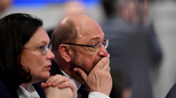 Tyske socialdemokrater stemmer for regeringsdannelse med Angela Merkel