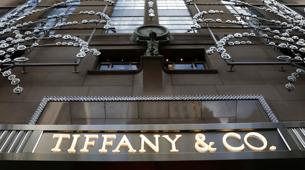 Tiffany nedpræciserer forventningerne og falder i formarkedet