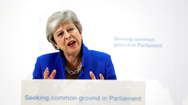 Konservative kræver Theresa Mays afgang - brexit-løfter afvist fra alle sider