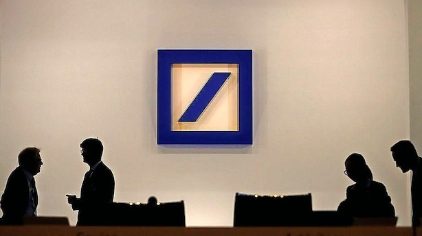 Deutsche Bank får alvorlige lussinger: 7 pct aktiedyk og sænket rating