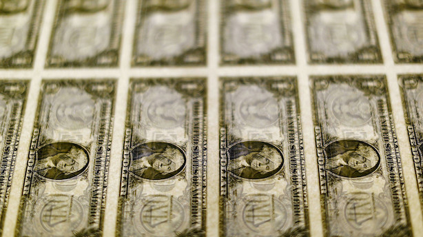 Dollar på glatis efter afdæmpede meldinger fra Fed-chefer om renteudsigter
