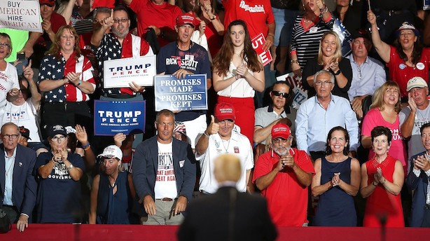 Trump skruer yderligere op for immigrationsfrygt i valg-slutspurt. Frustrationen vokser hos kandidater fra begge partier
