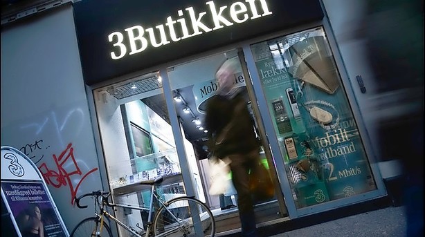 Shitstorm rammer 3 Mobil stenhårdt